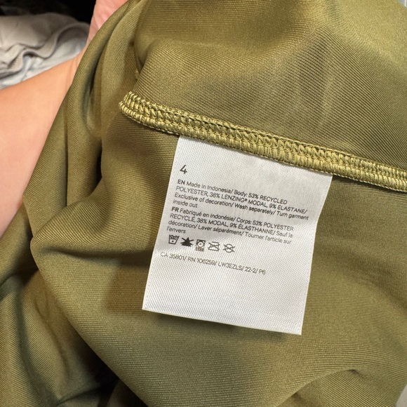 Lululemon Perfectly Oversized Cropped Crew *Softstreme EUC Size 4 - Picture 7 of 8